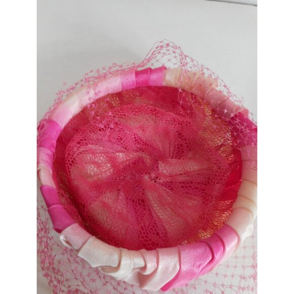 Vintage Womens Calot hat pink with  veil - Estate find - Picture 8 of 8